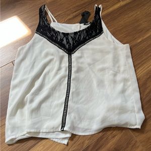 NWT BKE top